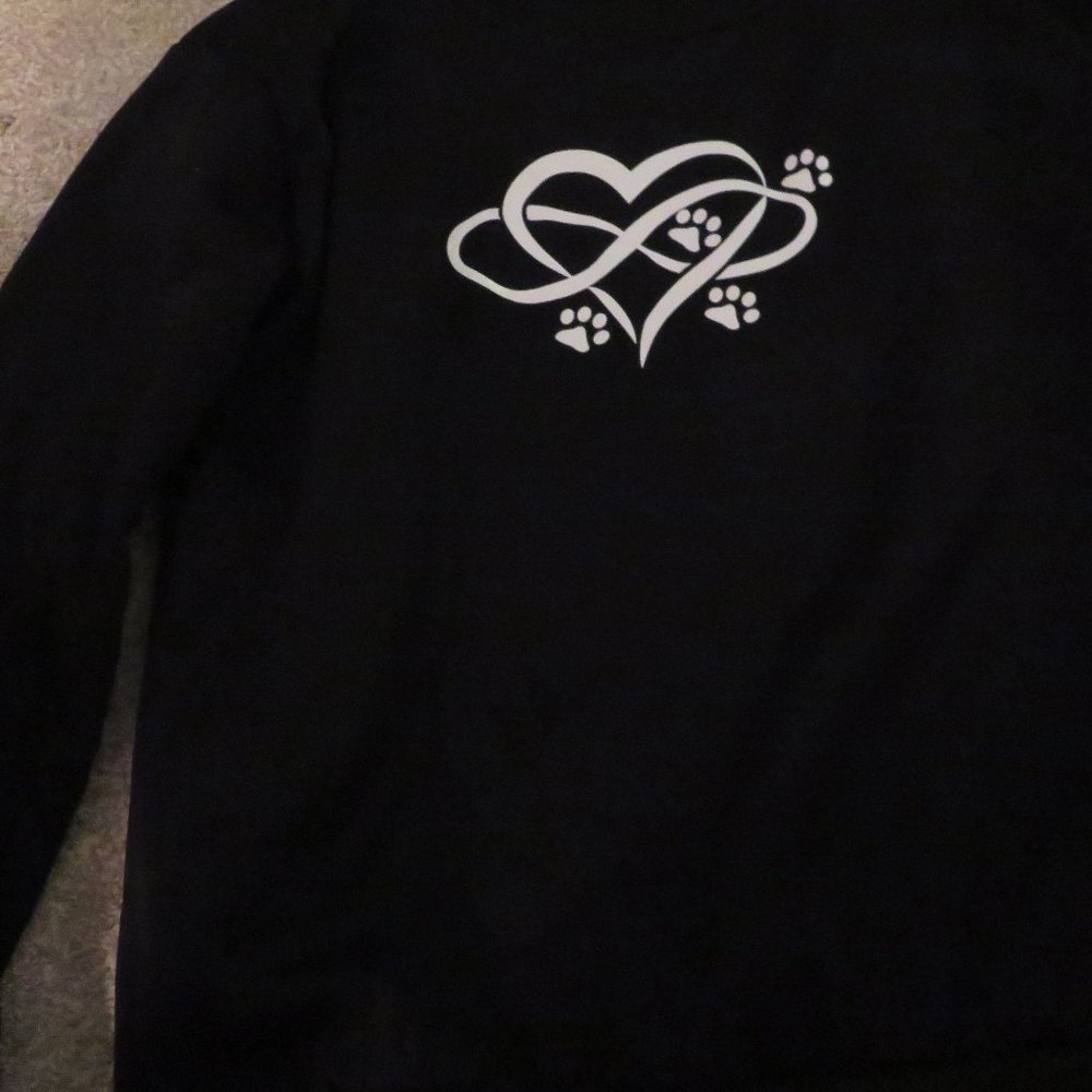 WOMEN'S - BLACK - LARG -  SWEATSHIRT-  PAWS/HEART